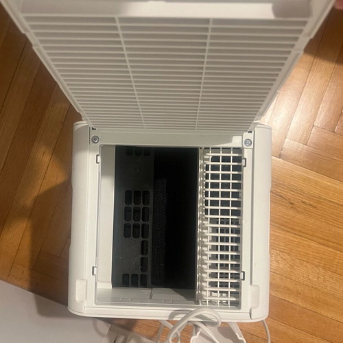 Daikin air purifier with Streamer technology like new