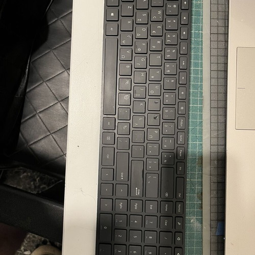 Microsoft Bluetooth Keyboard like new, compact design