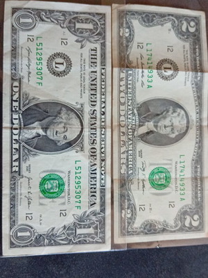 USA 1 and 2 dollar banknotes