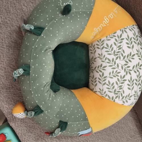 Sophie La Girafe activity pillow for 3+ months, like new
