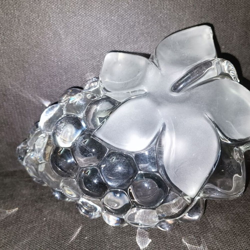 Crystal glass bowl with grape design and frosted leaves Studio Silversmiths like new