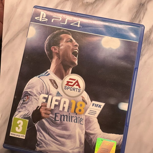 FIFA 18 PS4 game used, almost brand new