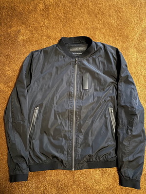 Zara men's bomber jacket black XL like new