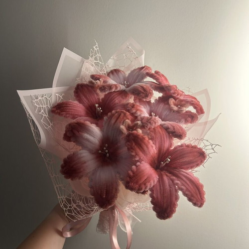 Handmade bouquet with 9 flowers like new