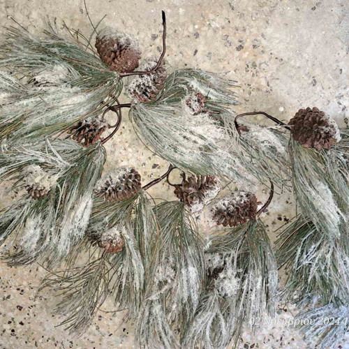 Christmas branches like new, pack of 8, snowy with pine cones