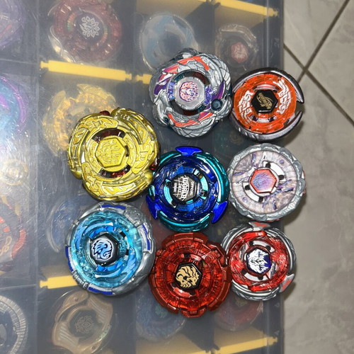 Beyblade Metal Series spinning tops