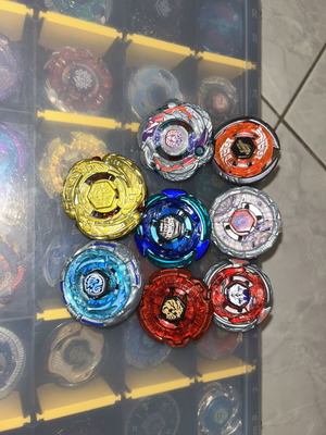 Beyblade Metal Series spinning tops