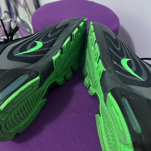 Nike Air Max Fire athletic shoes new, size 42.5, black and green