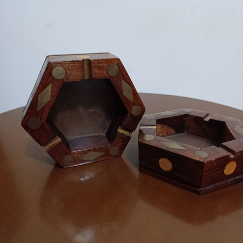 Wooden vintage ashtray set like new with design