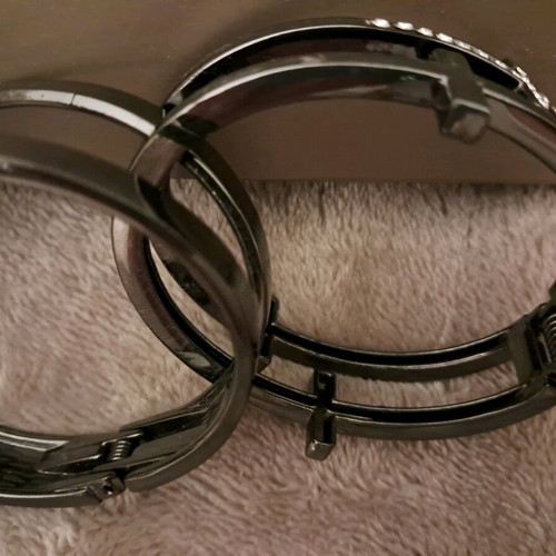 Bracelet cuffs like new, black and silver