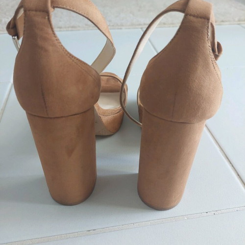 Bershka sandals 39 nude like new