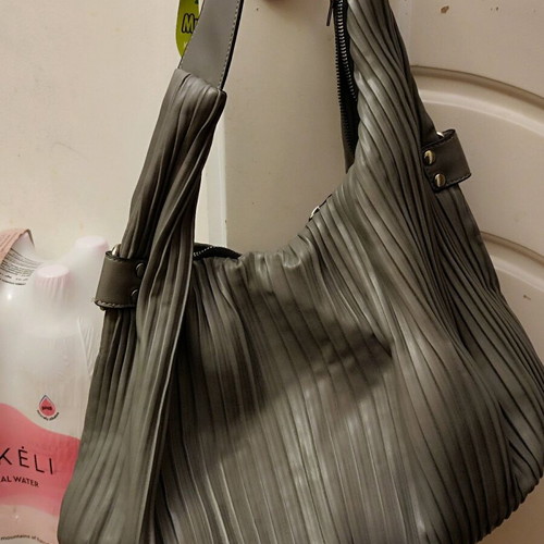 Gray shoulder bag like new with extra long strap