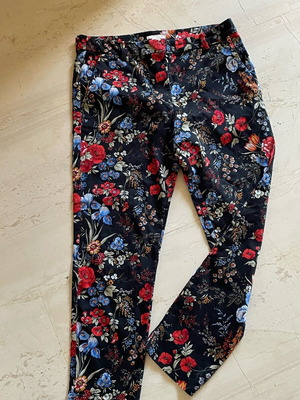 Floral H&M pants like new with pockets