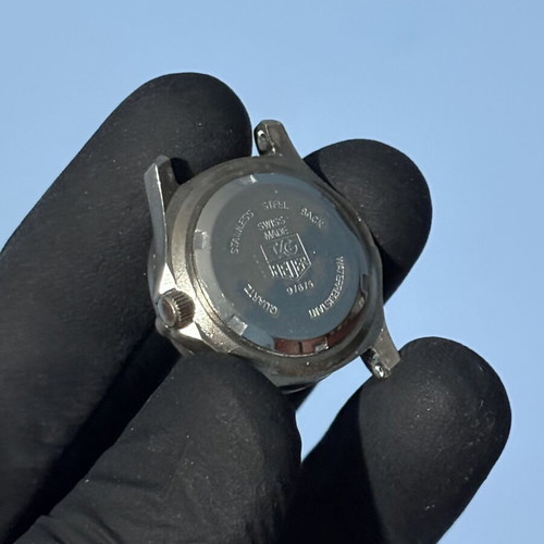TAG Heuer Professional 200 Quartz watch with green dial