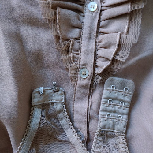 Body flowing beige size M like new