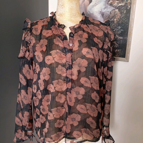 Neo Noir women's shirt size M like new