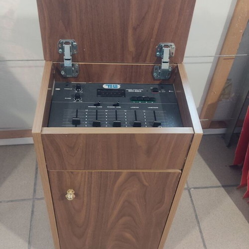 Tele SM-254 4-channel audio mixer like new with furniture