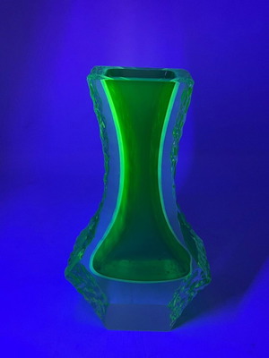 Vintage Murano Sommerso Uranium Glass Vase (1960) like new