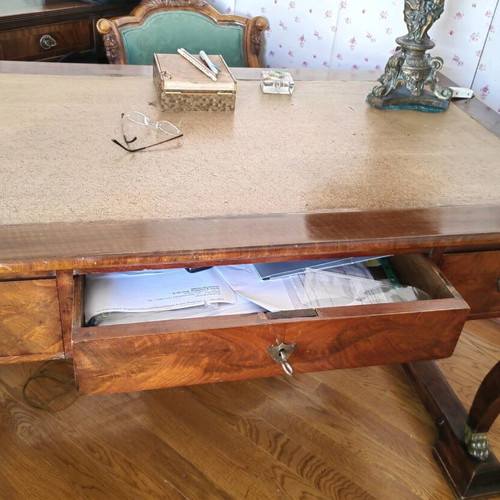 Antika desk used, walnut with brass details