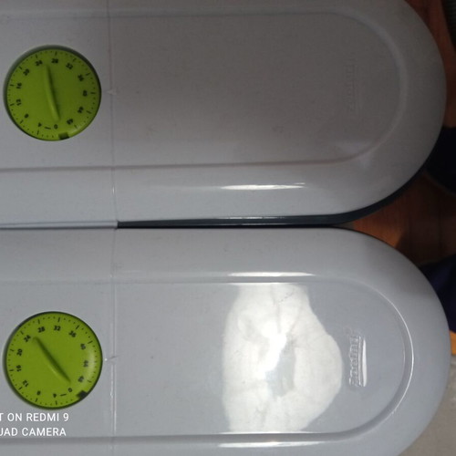Automatic pet feeder with timer, 860 ml capacity, like new