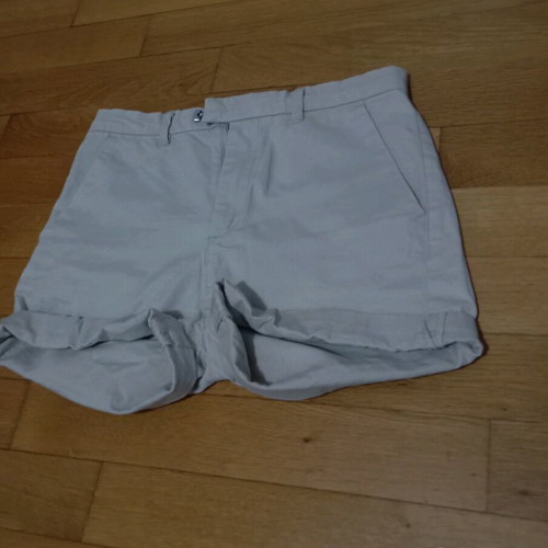 H&M beige shorts like new, size S