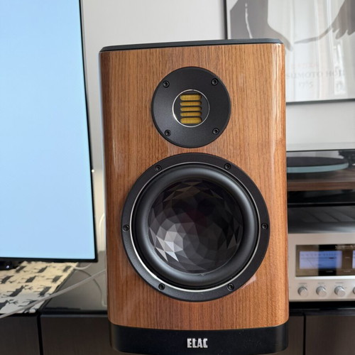 Elac Vela BS 404.2 walnut speakers used, bookshelf type