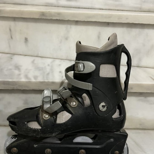 Roller skates used, 1 pair set