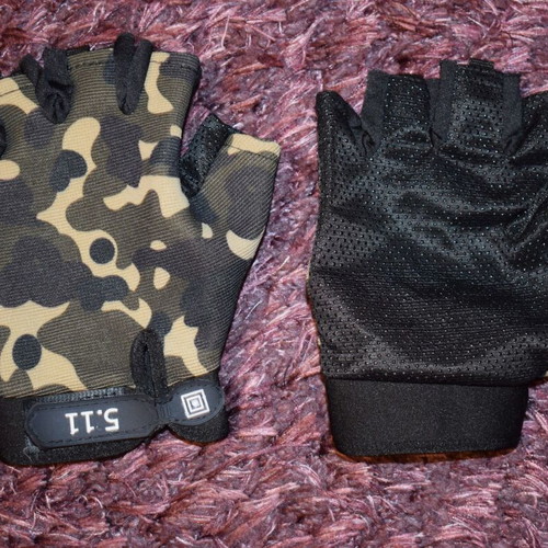 5.11 tactical gloves used, size M, camouflage print