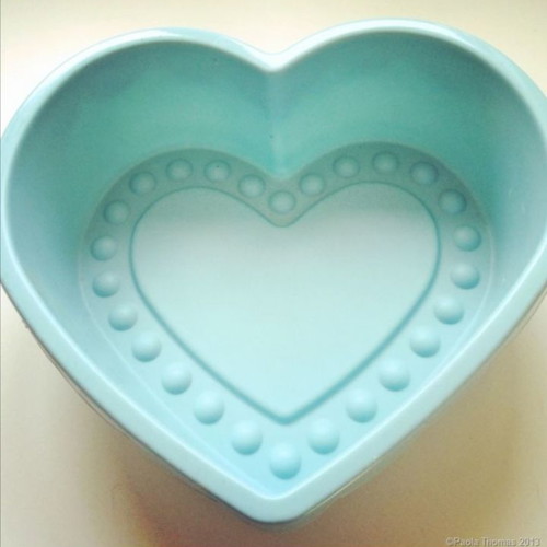 Ikea silicone molds and snack container in excellent condition