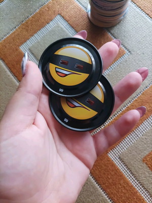 Emojis συλλεκτικές τάπες μεταχειρισμένες, σετ 43 τεμαχίων