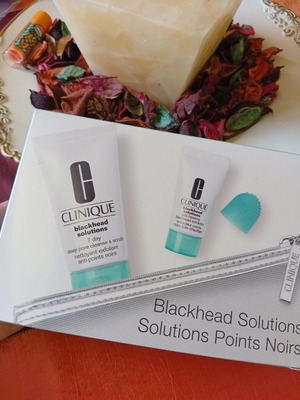 Clinique Blackhead Solution Mini Set new with silver pouch