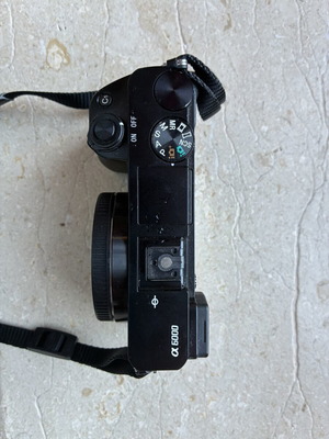 Sony A6000 mirrorless camera with lenses like new