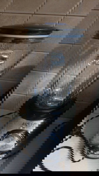Adler Μπλέντερ με γυάλινη κανάτα 1,5lt 1700W Inox