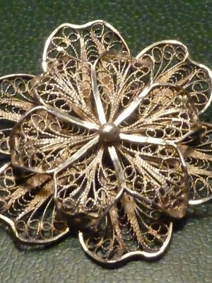 Vintage silver brooch with masterful filigree and floral ornaments like new