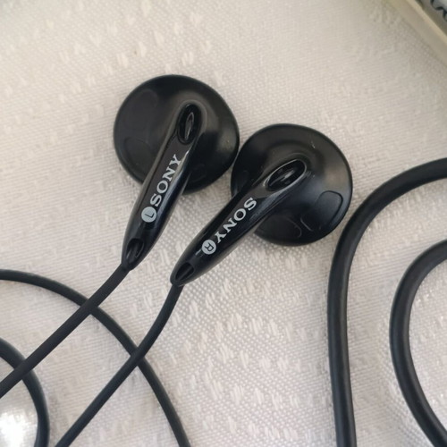 Sony MD Walkman MZ-G750 with remote, 5 discs, power supply, and battery