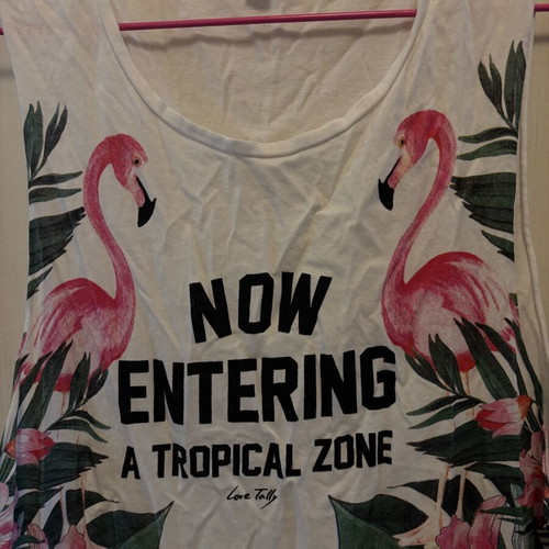 Sleeveless T-shirt used, white and pink, size L