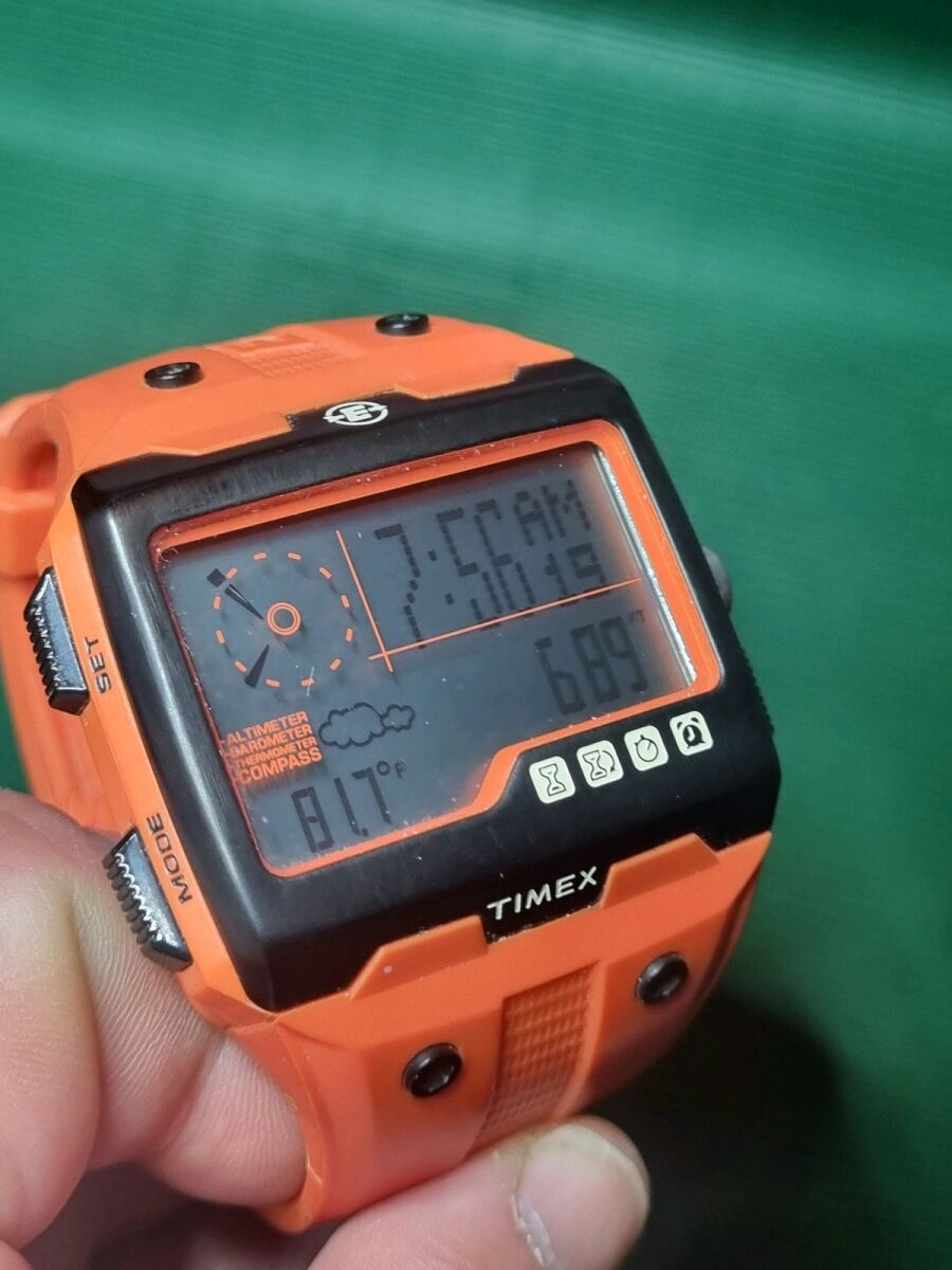 Timex Expedition WS4 used orange watch… - € 100,00 - Vendora.cy