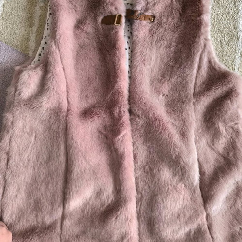 Zara fur kids vest used, size 16, rotten apple color