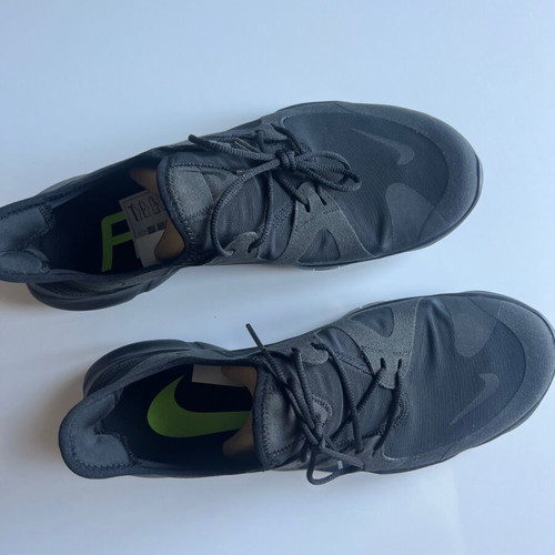 Nike Free 5.0 athletic shoes new, size 46, black