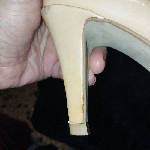 Vavoulas leather pumps used, size 36, 9.2 cm heel, beige