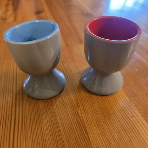 Egg cups set of 2 like new