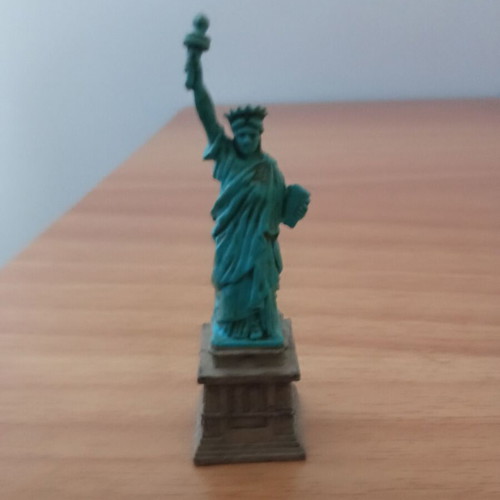 Statue of Liberty decorative small like new
