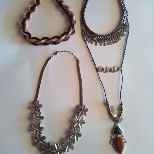 Vintage necklaces used, pack of 3 pieces