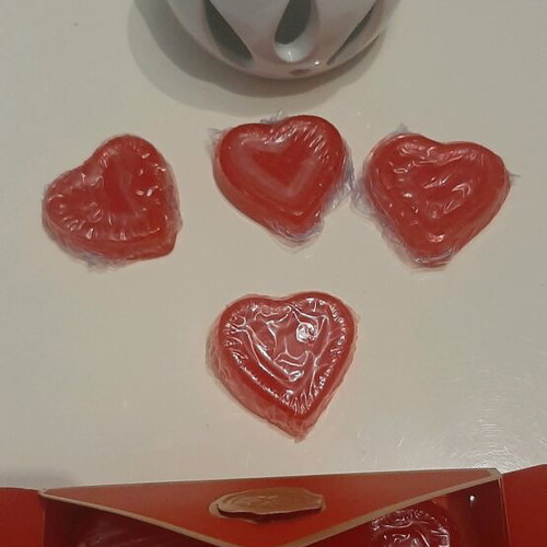 Wax melts new, 14 heart shapes with rose scent