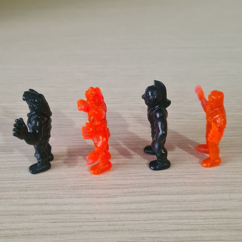 Alien figures used in excellent condition