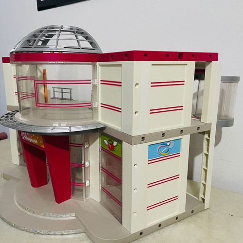 Playmobil 5485 City Life Shopping Mall used with elevator and figures