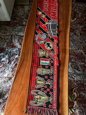 Milan vintage scarf like new, Milan