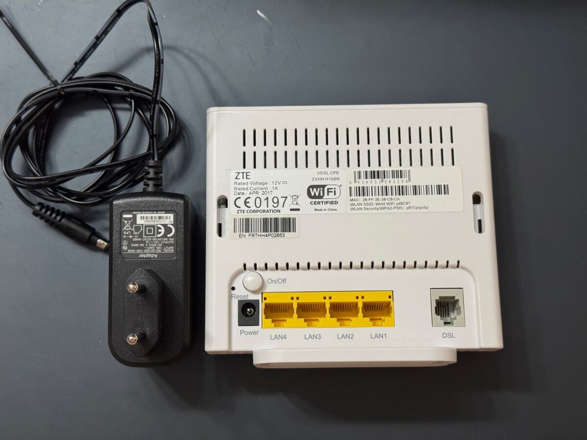 ZTE ZXHN H168N VDSL2 modem/router like… - € 10,00 - Vendora.cy