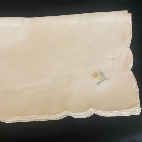 Handmade tablecloth with 6 napkins new