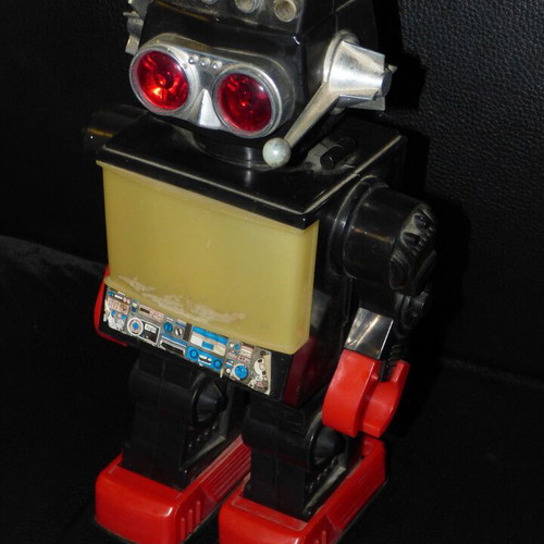 Vintage Saturn Robot Kamco No 1981 big battery operated used